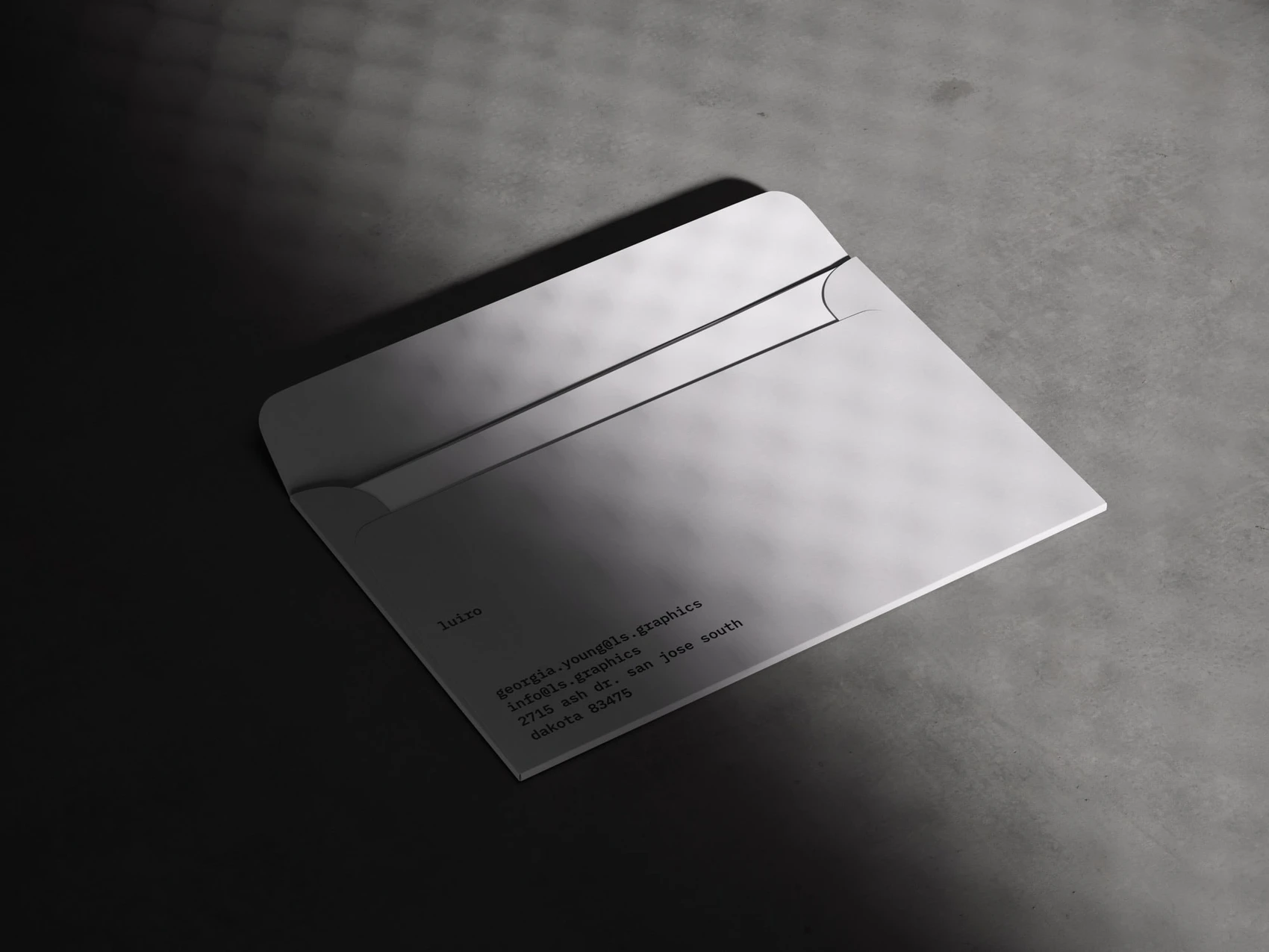 Luiro, Minimalistic Envelope Mockup in Perspective View, US 06 1