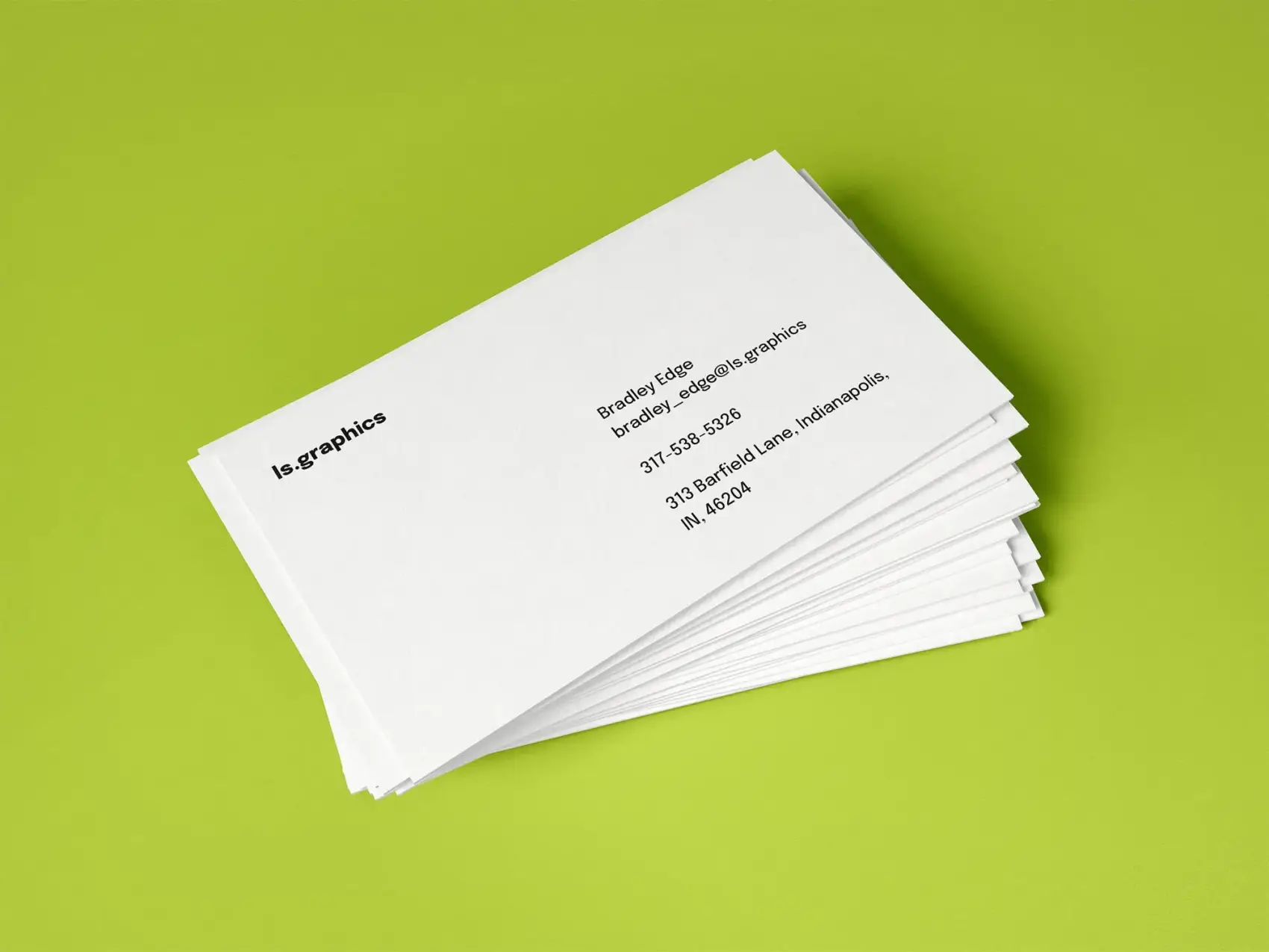 Free Isolated Business Card Mockup 1