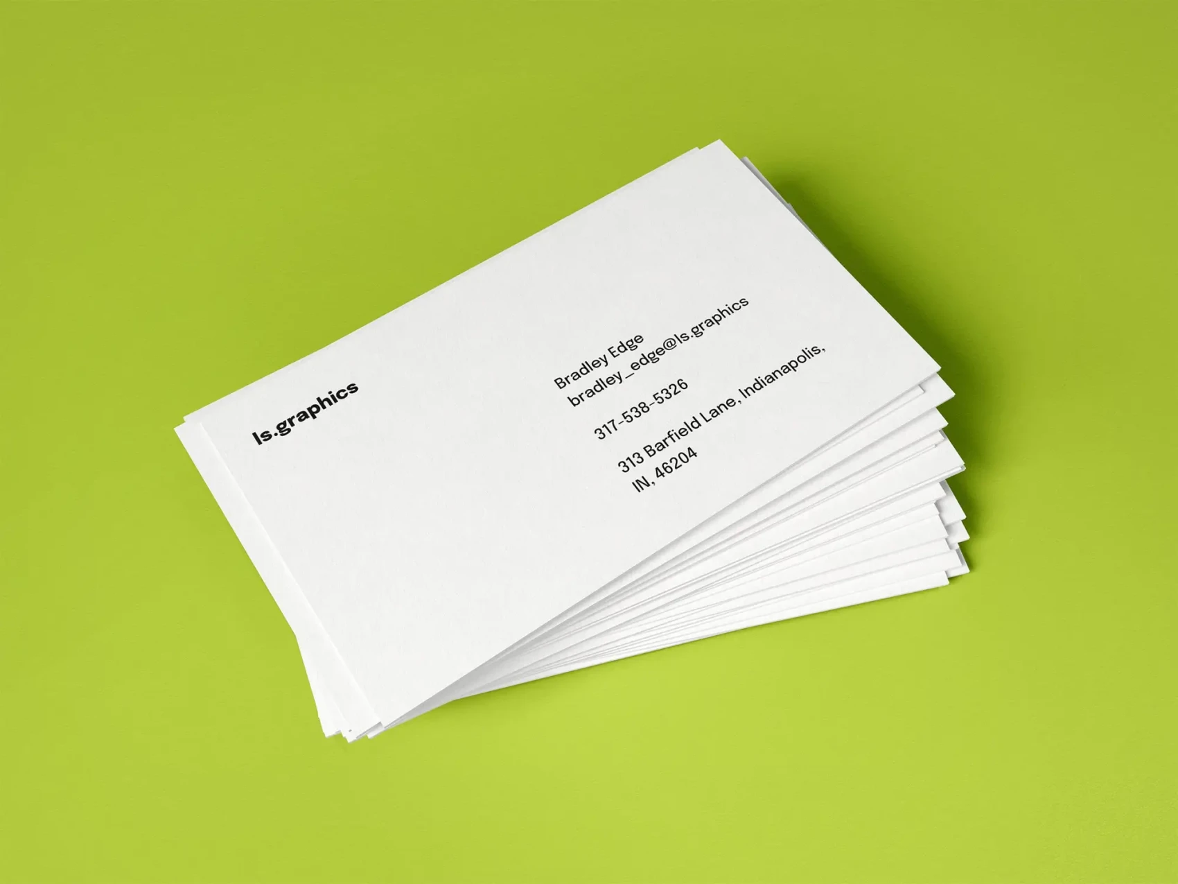 Free Isolated Business Card Mockup 1